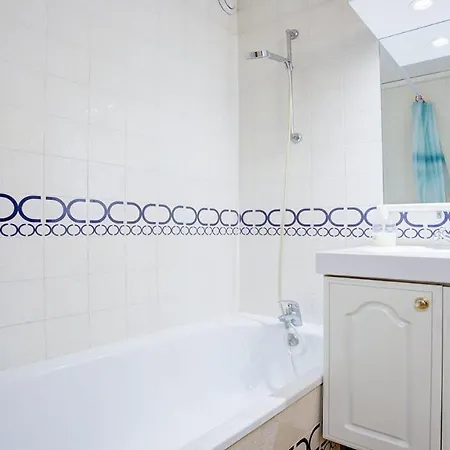 Port Lano- 121- Bonne Expo- 4 Pers アグド